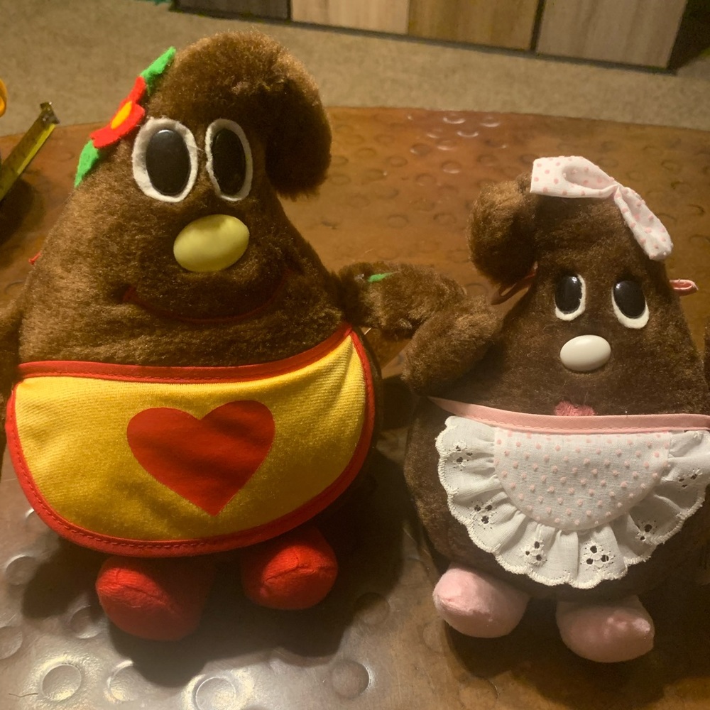 The Morsel Nestle family Plush Family Mom Lil Bits Chocolate kisses